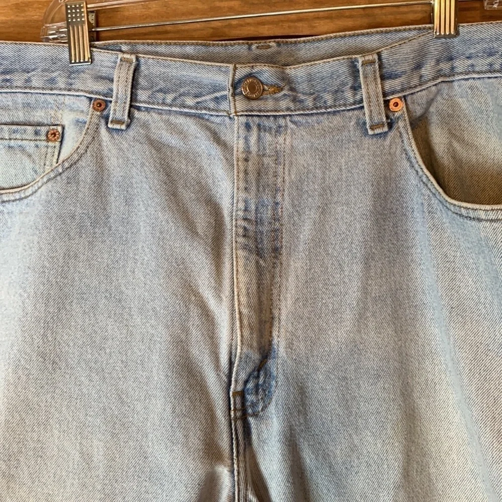 Vintage Levi’s 505 Regular fit straight leg denim jeans 40 x 30